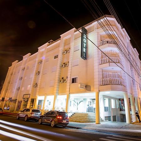 Francisco Beltrão Palace Hotel Esterno foto